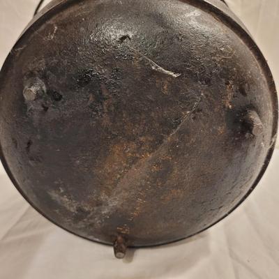 Cast Iron Fair Day and DeKlyne Footed Dutch Oven (FE-EL)