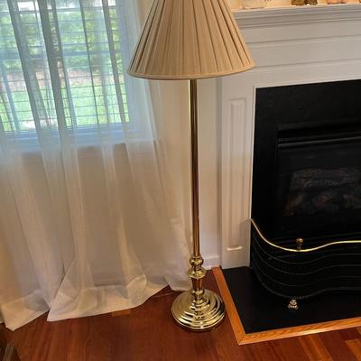 Brass Finish Floor Lamp Single Bulb LR)