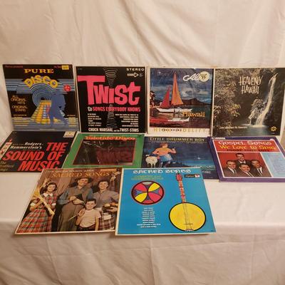 33 LPs-Country Classics W/Gospel, Disco and Christmas (LR-KD)