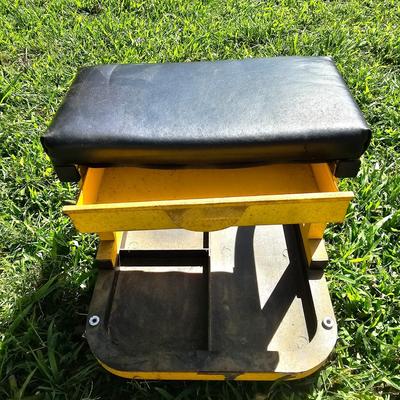 Black & Decker Workmate & Rolling Work Stool (SF-JS)