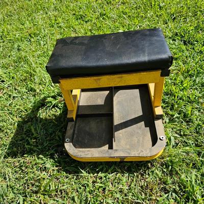 Black & Decker Workmate & Rolling Work Stool (SF-JS)