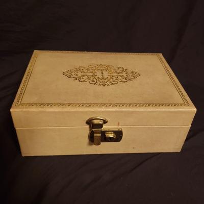 Vanity Treasures (LR-KD)
