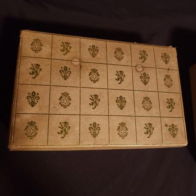 Vanity Treasures (LR-KD)
