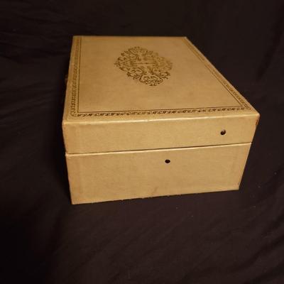 Vanity Treasures (LR-KD)