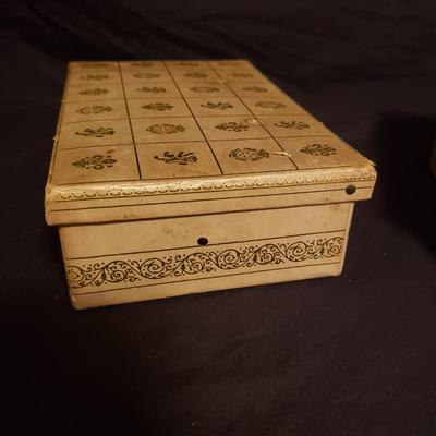 Vanity Treasures (LR-KD)