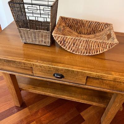 Straw Basket and Trash Can (LR)