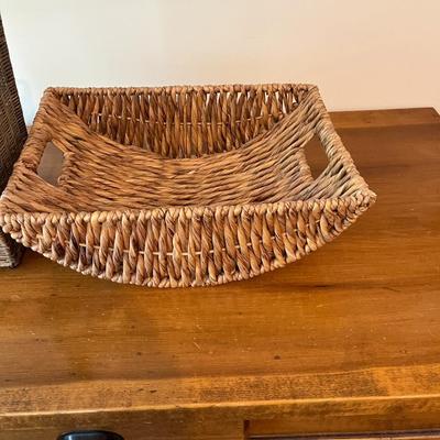 Straw Basket and Trash Can (LR)