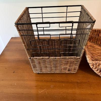 Straw Basket and Trash Can (LR)