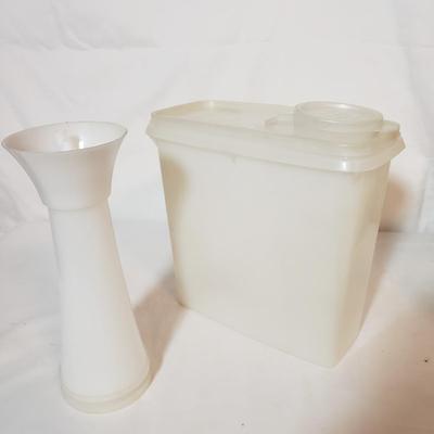Vintage Tupperware (K-KD)