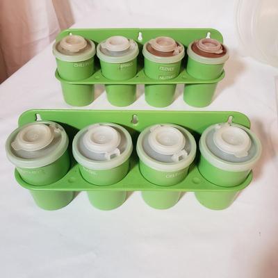 Vintage Tupperware (K-KD)