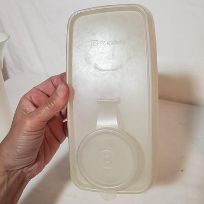 Vintage Tupperware (K-KD)