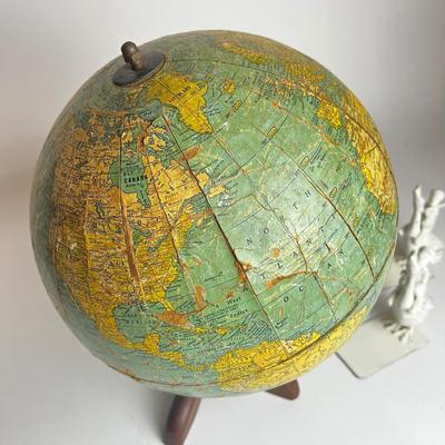 A524 Vintage Desk Globe with Metal Bookends