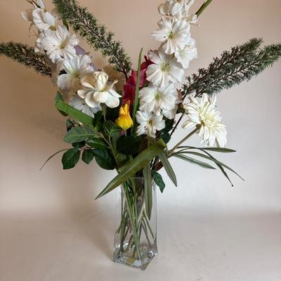 O490 Glass Vase with Silk Flowers
