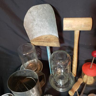 Vintage/Antique Collectable Housewares (K-KD)