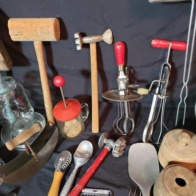 Vintage/Antique Collectable Housewares (K-KD)