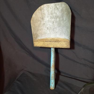 Vintage/Antique Collectable Housewares (K-KD)