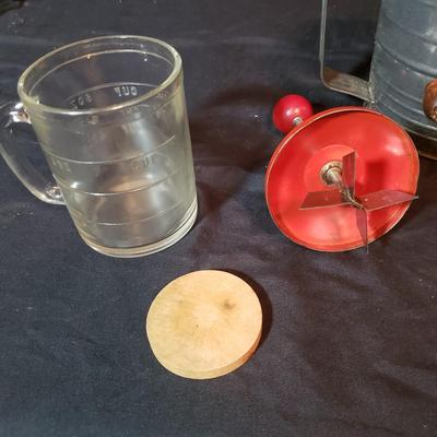 Vintage/Antique Collectable Housewares (K-KD)