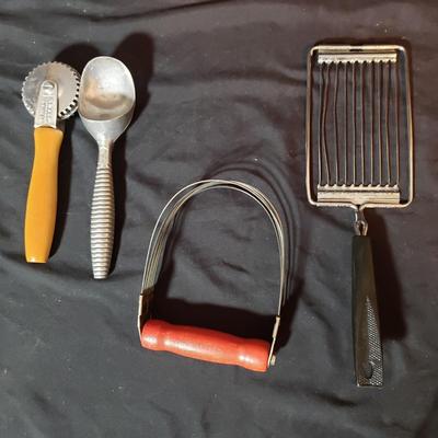 Vintage/Antique Collectable Housewares (K-KD)