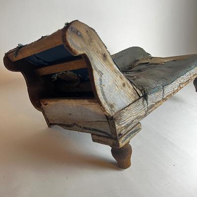 A526 Antique Childs Chaise Lounge Chair
