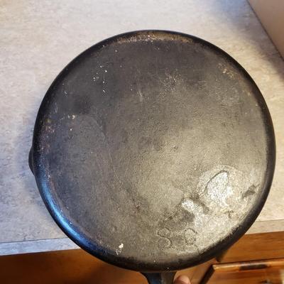 11 Piece Cast Iron Pans (K-KD)