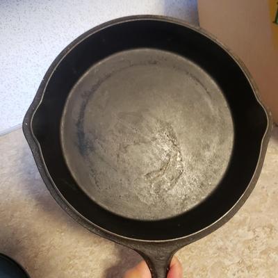 11 Piece Cast Iron Pans (K-KD)