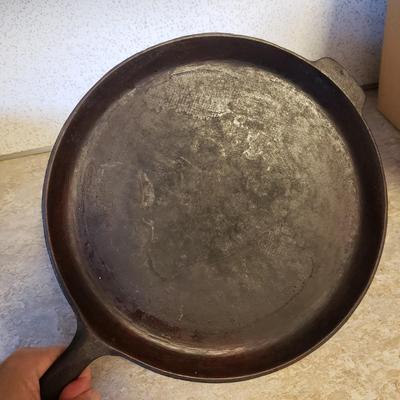 11 Piece Cast Iron Pans (K-KD)