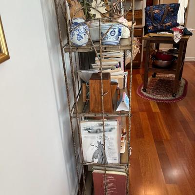 Metal Corner Display Rack NO CONTENTS (K)