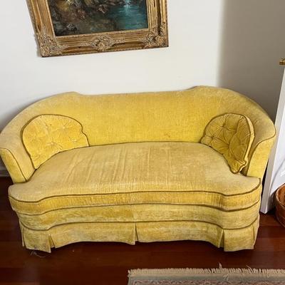Gold Crushed Velvet Settee (B1)