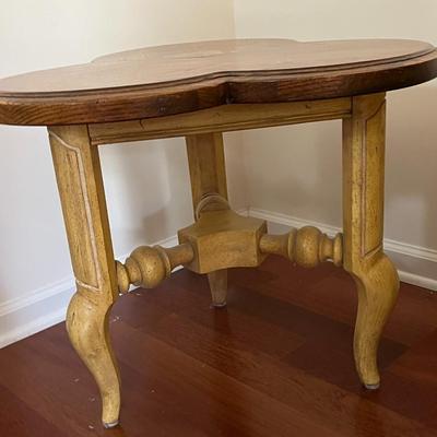 Shamrock Shaped Side Table (B1)