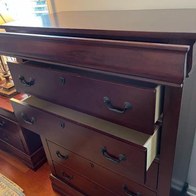 Chest of Drawers (B1)