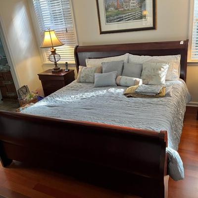 King Size Sleigh Bed (B1)