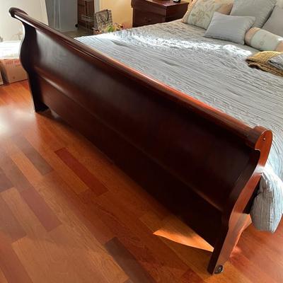 King Size Sleigh Bed (B1)