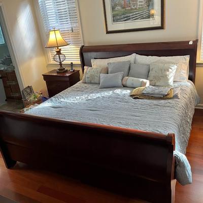 King Size Sleigh Bed (B1)
