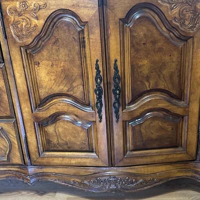 Stanley Furniture Dresser with Tri-fold Mirror