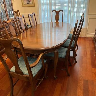 Traditional Dining Room Set with Leaf and 10 Chairs (DR)