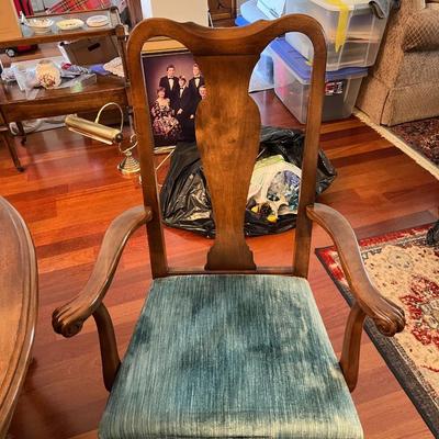 Traditional Dining Room Set with Leaf and 10 Chairs (DR)