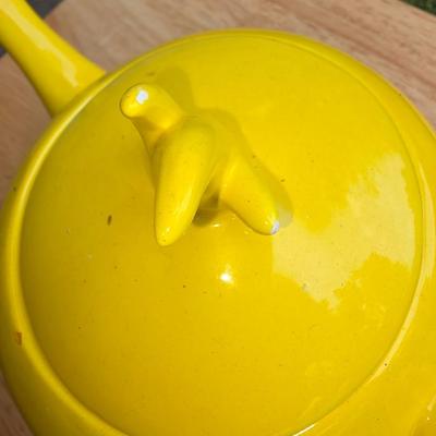 Twenty bird tea pot