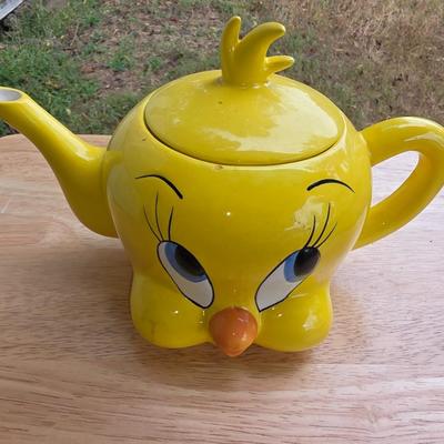 Twenty bird tea pot