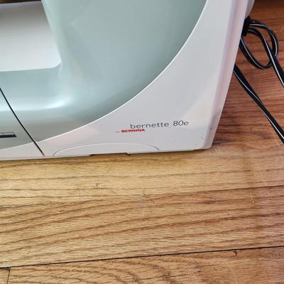 Bernette 80e by Bernina Sewing Machine Tested