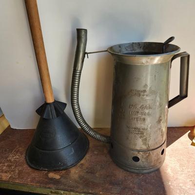 Vintage C.T. Childers Rapid Washer & Vintage Gallon Oil Can