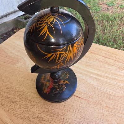 Ash tray