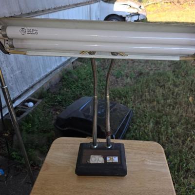 Desk lamp