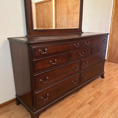 Heritage Canadian 9-Drawer Dresser with Mirror