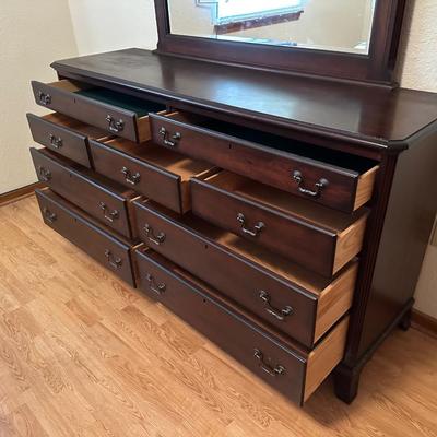 Heritage Canadian 9-Drawer Dresser with Mirror