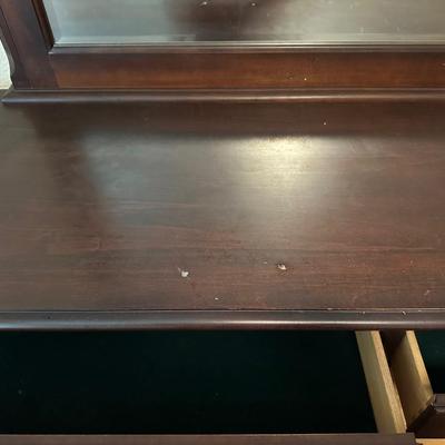 Heritage Canadian 9-Drawer Dresser with Mirror