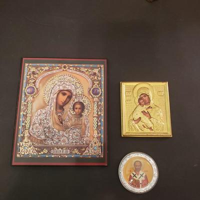 LOT 77F: Various Religious Trinkets and Art