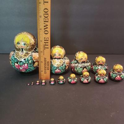 LOT 80F: 15 Piece Matryoshka Russian Nesting Dolls