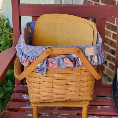 LOT 81G: Longaberger Lot of Various Sized Baskets and Bags