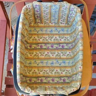 LOT 81G: Longaberger Lot of Various Sized Baskets and Bags