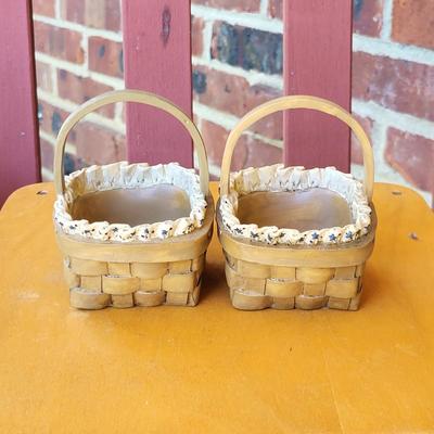 LOT 81G: Longaberger Lot of Various Sized Baskets and Bags